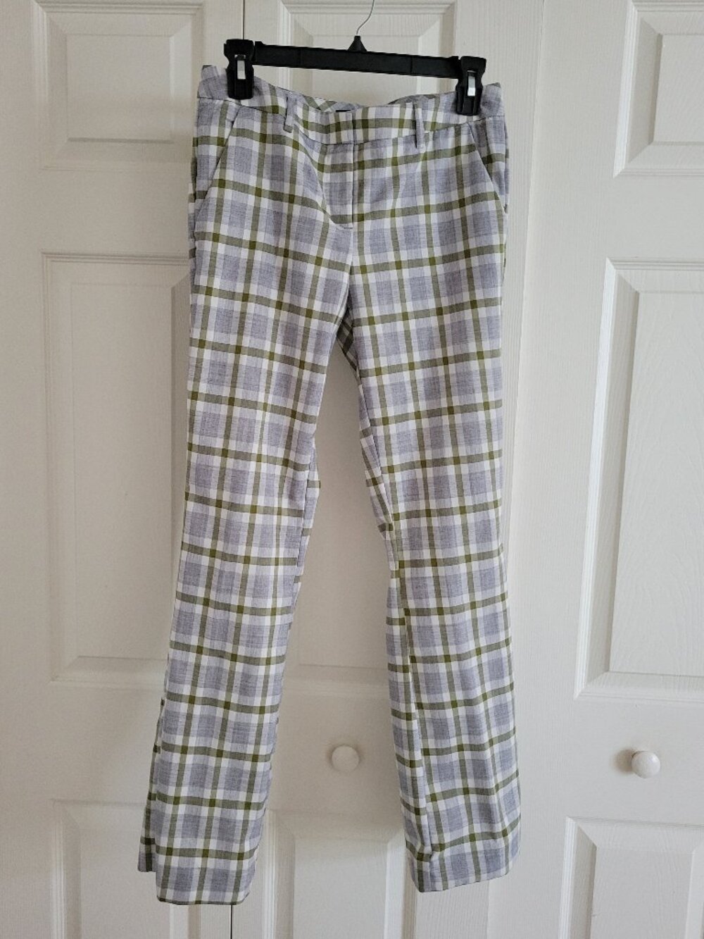 New York and Company Plaid pants Size 2. Preowned